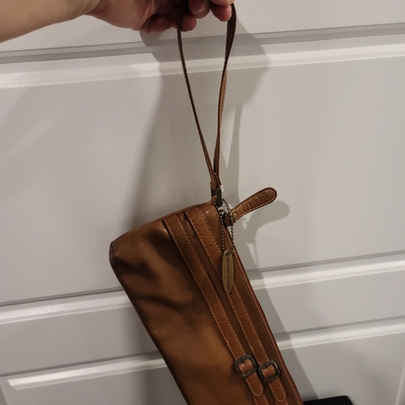 Cute Chinese Laundry wristlet - Picture 3 of 3